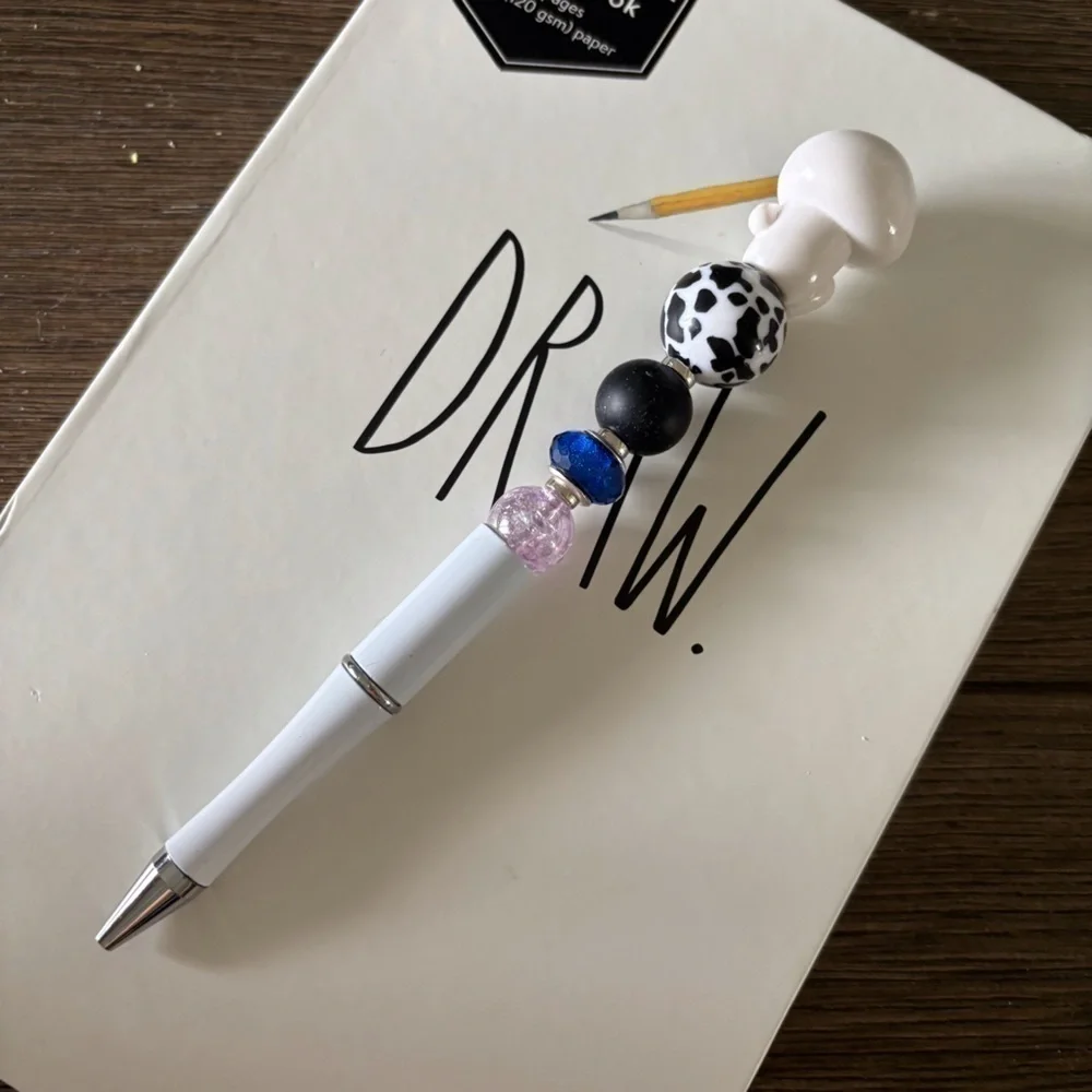 Disney Doorables: Wall-E: Eve handmade beaded pen